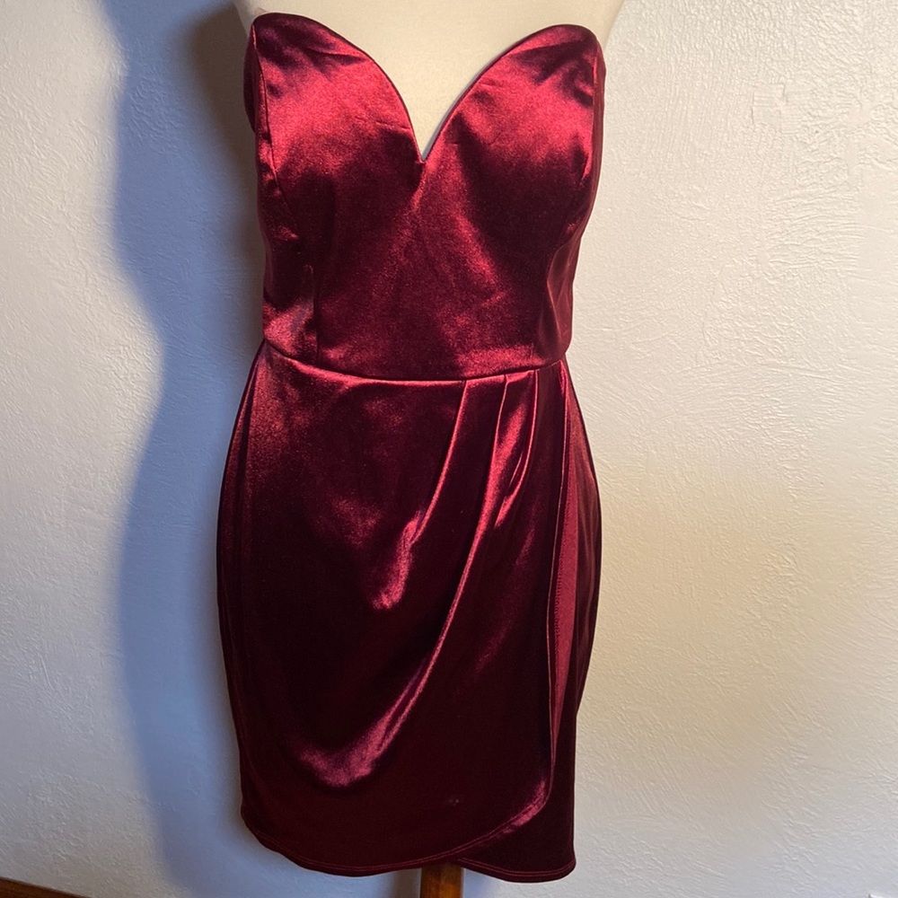 Strapless dress.. Social Couture
